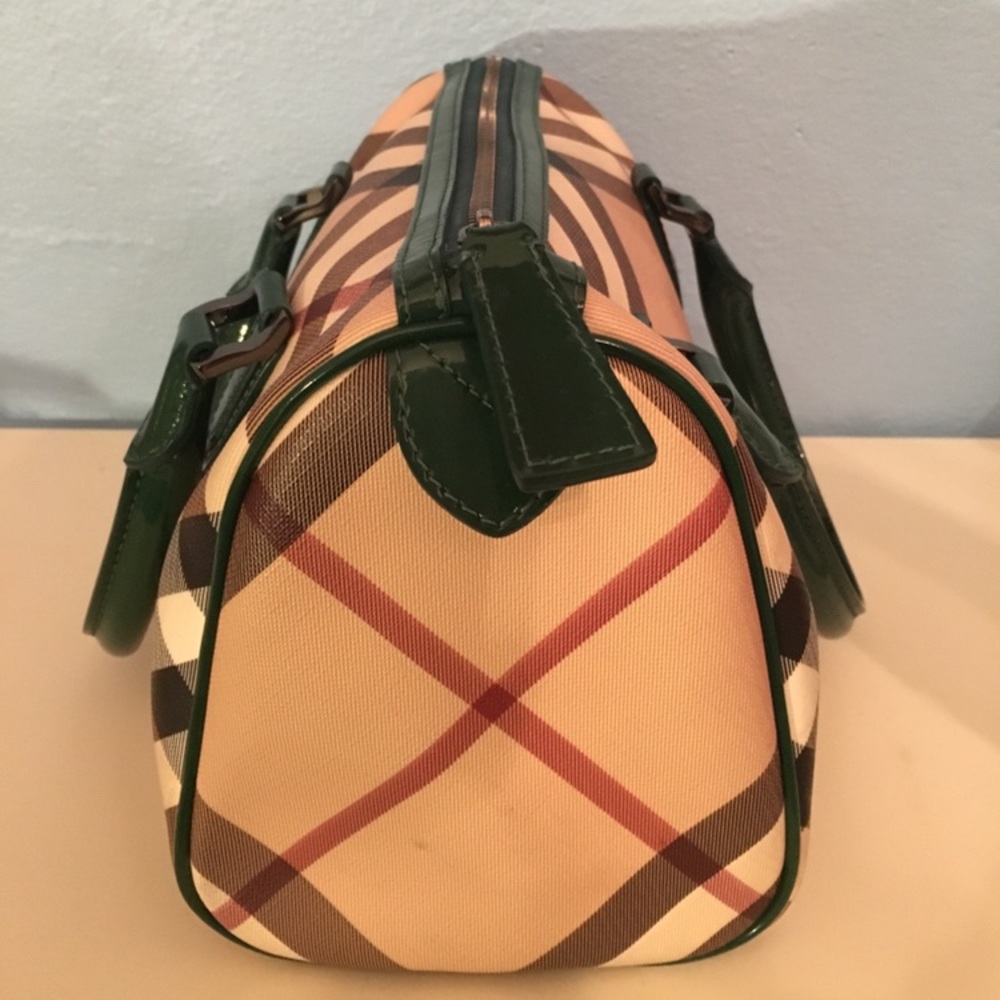 Burberry purse - Picture 2 of 3